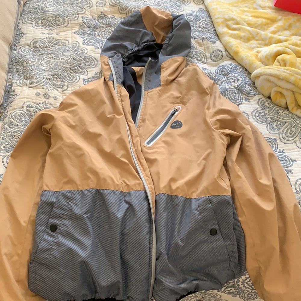 Lost rain jacket size:L